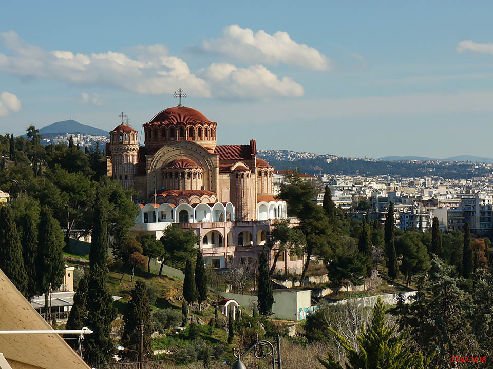 Салоники (Θεσσαλονίκη). Церковь Павла апостола. общий вид в ландшафте