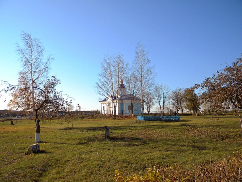 Луценково. Церковь Успения Пресвятой Богородицы. общий вид в ландшафте