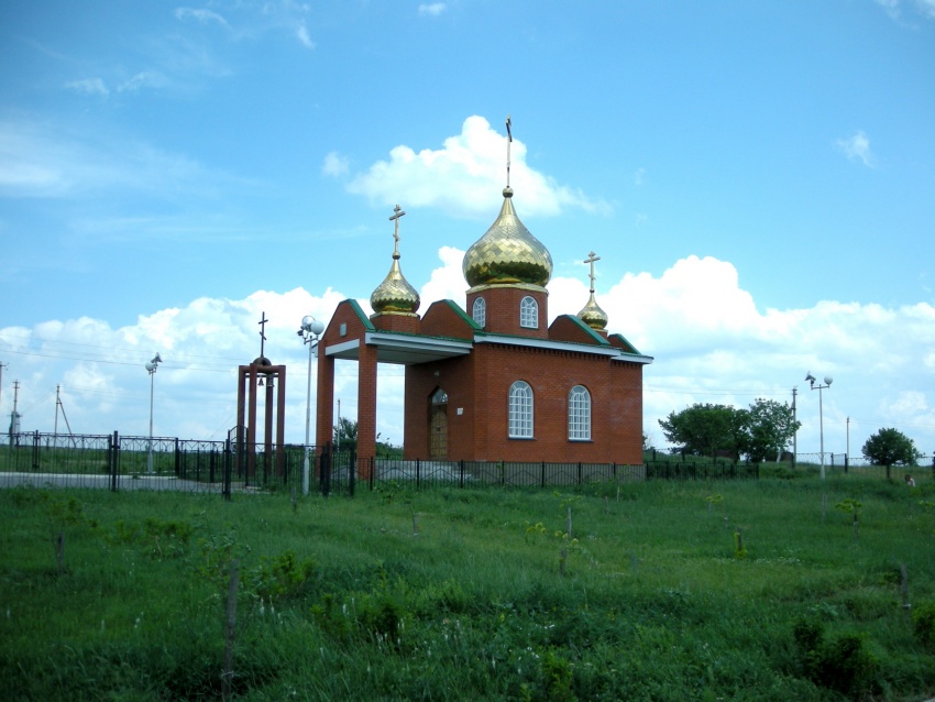 Еремовка. Церковь Покрова Пресвятой Богородицы. общий вид в ландшафте