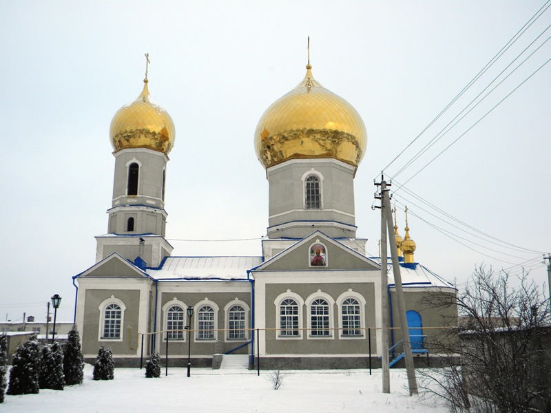 Чернянка. Церковь Успения Пресвятой Богородицы. общий вид в ландшафте