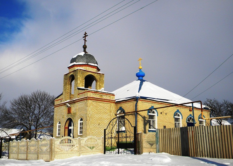 Волотово. Церковь Георгия Победоносца. общий вид в ландшафте