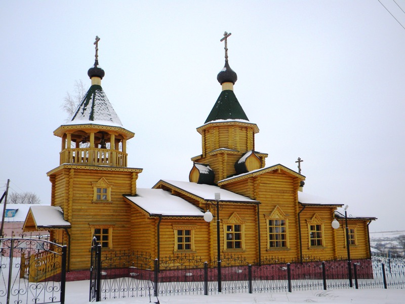 Церковь Троицы Живоначальной, Малотроицкое (Чернянский район, Белгородская область). общий вид в ландшафте