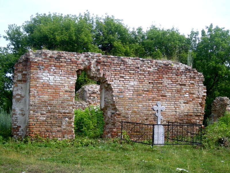Ольшанка. Церковь Троицы Живоначальной. общий вид в ландшафте