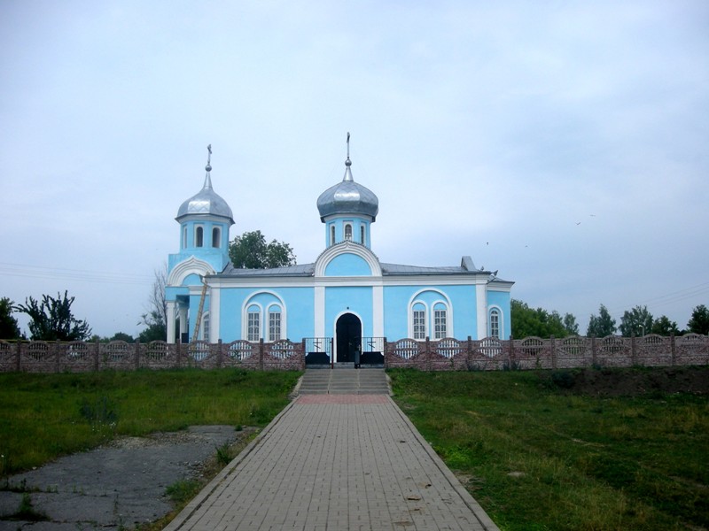 Ольшанка. Церковь Троицы Живоначальной. общий вид в ландшафте