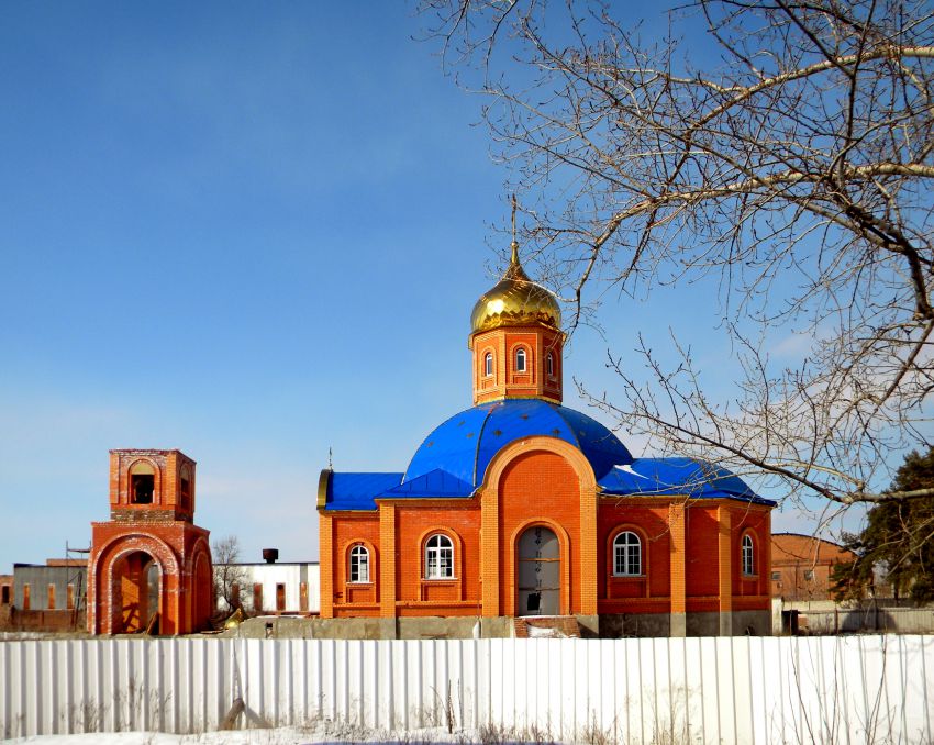Церковь Покрова Пресвятой Богородицы (новая), Новая Таволжанка (Шебекинский район, Белгородская область). общий вид в ландшафте, Строящийся новый храм Покрова Пресвятой Богородицы 