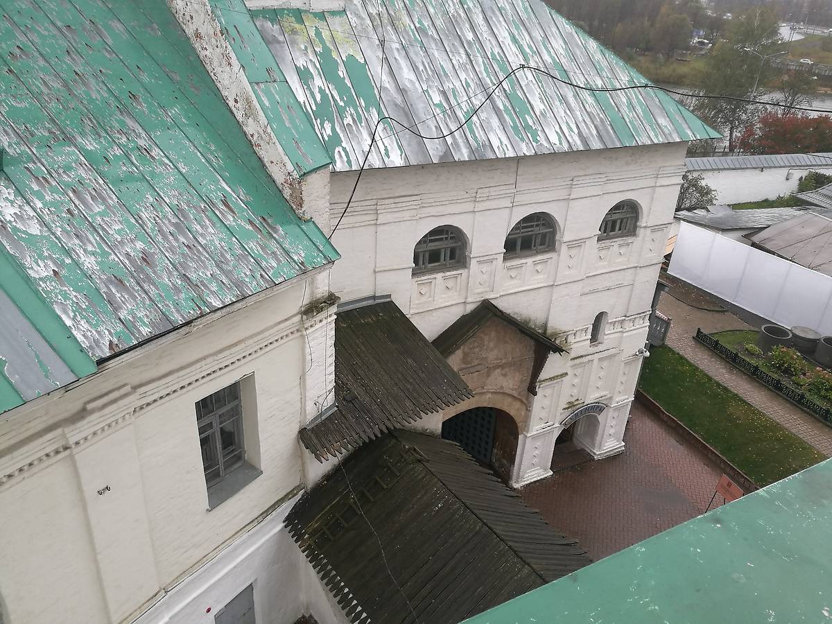 архитектурные детали. Спасо-Преображенский монастырь. Надвратная церковь Введения во храм Пресвятой Богородицы, Ярославль (Ярославль, город, Ярославская область)