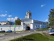 Ярославль. Спасо-Преображенский монастырь. Надвратная церковь Введения во храм Пресвятой Богородицы