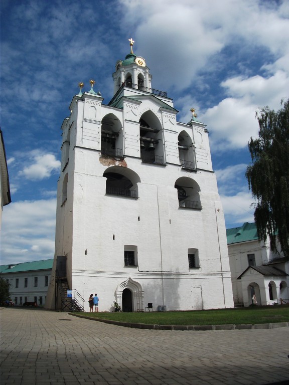 Ярославль. Спасо-Преображенский монастырь. Звонница с церковью Печерской иконы Божией Матери. фасады