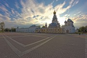 Архиерейский двор