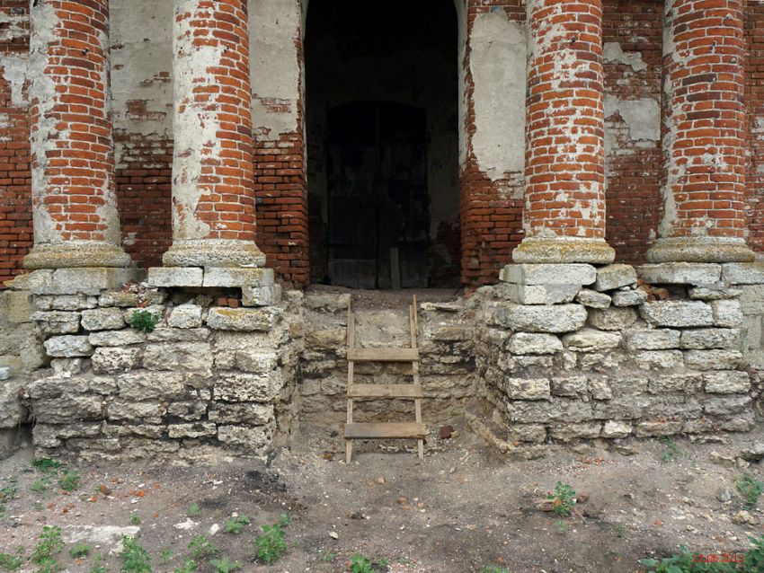 Церковь Михаила Архангела, Вороново (Задонский район, Липецкая область). архитектурные детали