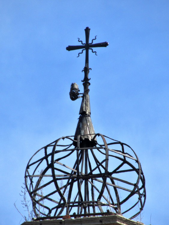Горки. Церковь Михаила Архангела. архитектурные детали, то, что осталось от фигуры ангела на шпиле