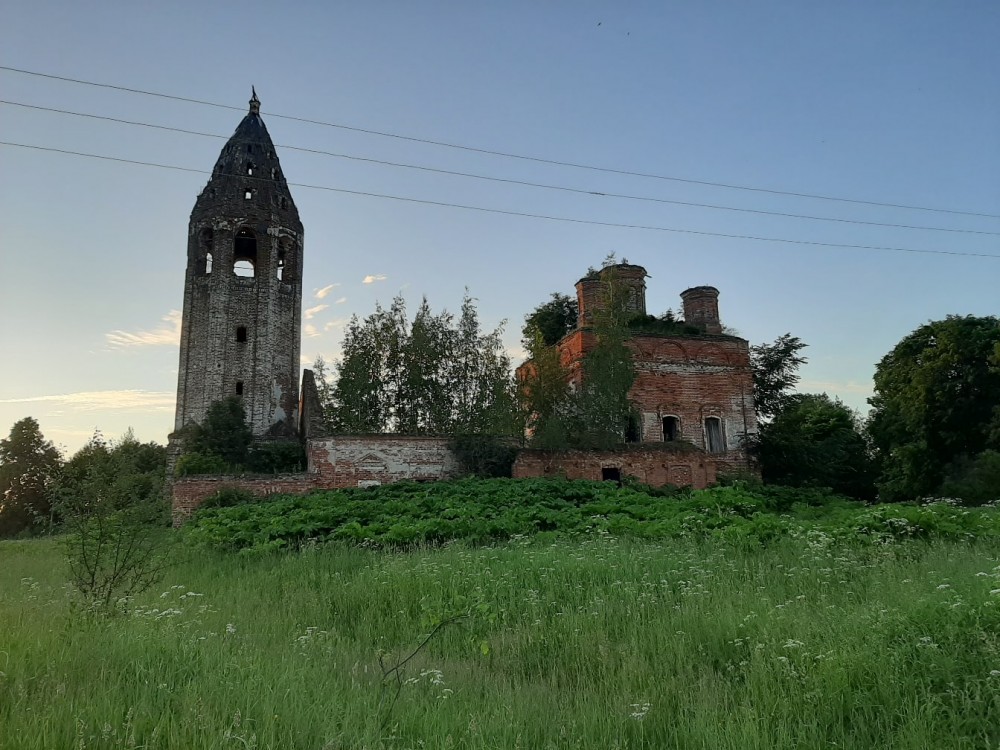 Церковь Троицы Живоначальной, Поемечье (Нерехтский район, Костромская область). фасады