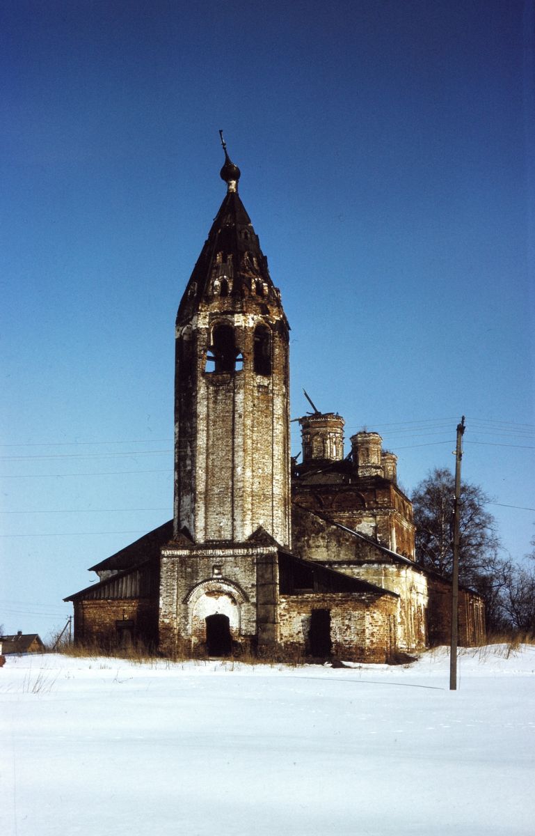 Церковь Троицы Живоначальной, Поемечье (Нерехтский район, Костромская область). фасады