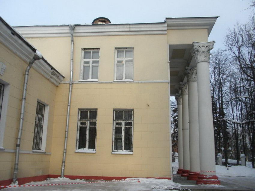 Церковь Димитрия Солунского в Щитникове (старая), Восточный (Восточный административный округ (ВАО), г. Москва). архитектурные детали, Фрагмент основного объема бывшего храма