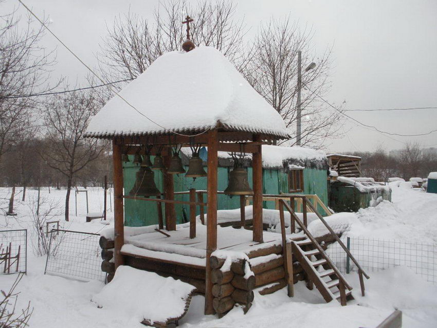 Церковь Введения во храм Пресвятой Богородицы в Раево, Северное Медведково (Северо-Восточный административный округ (СВАО), г. Москва). дополнительная информация, Звонница