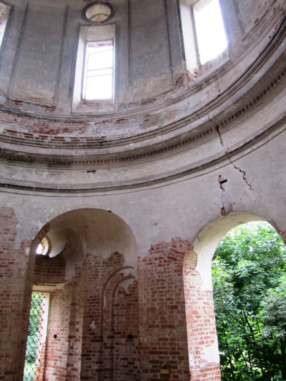 Церковь Михаила Архангела, Горки (Ясногорский район, Тульская область). интерьер и убранство, внутренний карниз в основании ротонды