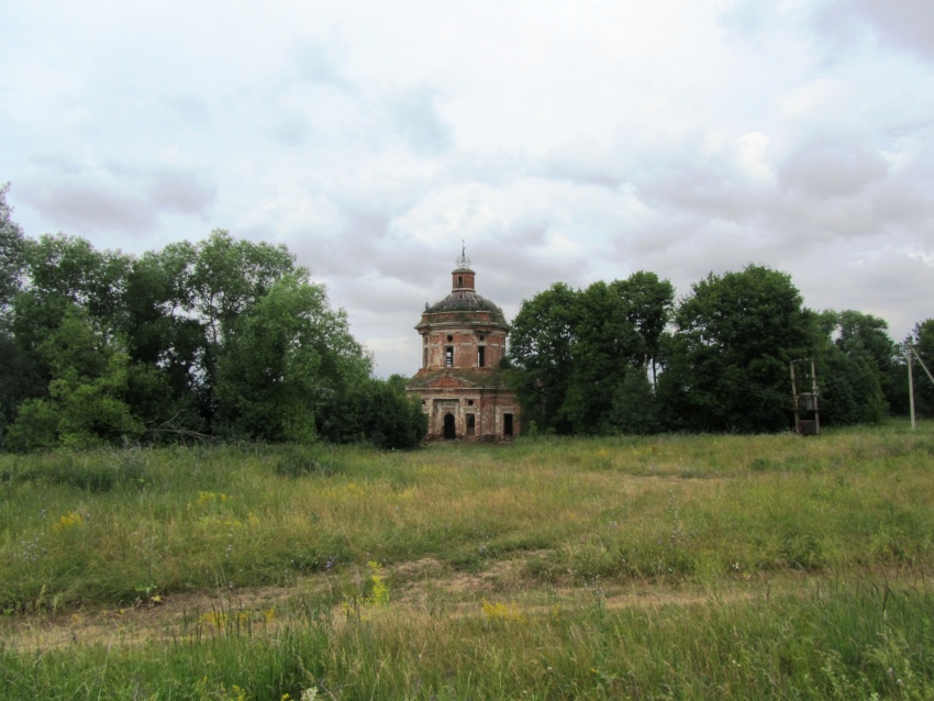 Горки. Церковь Михаила Архангела. общий вид в ландшафте, вид с юга