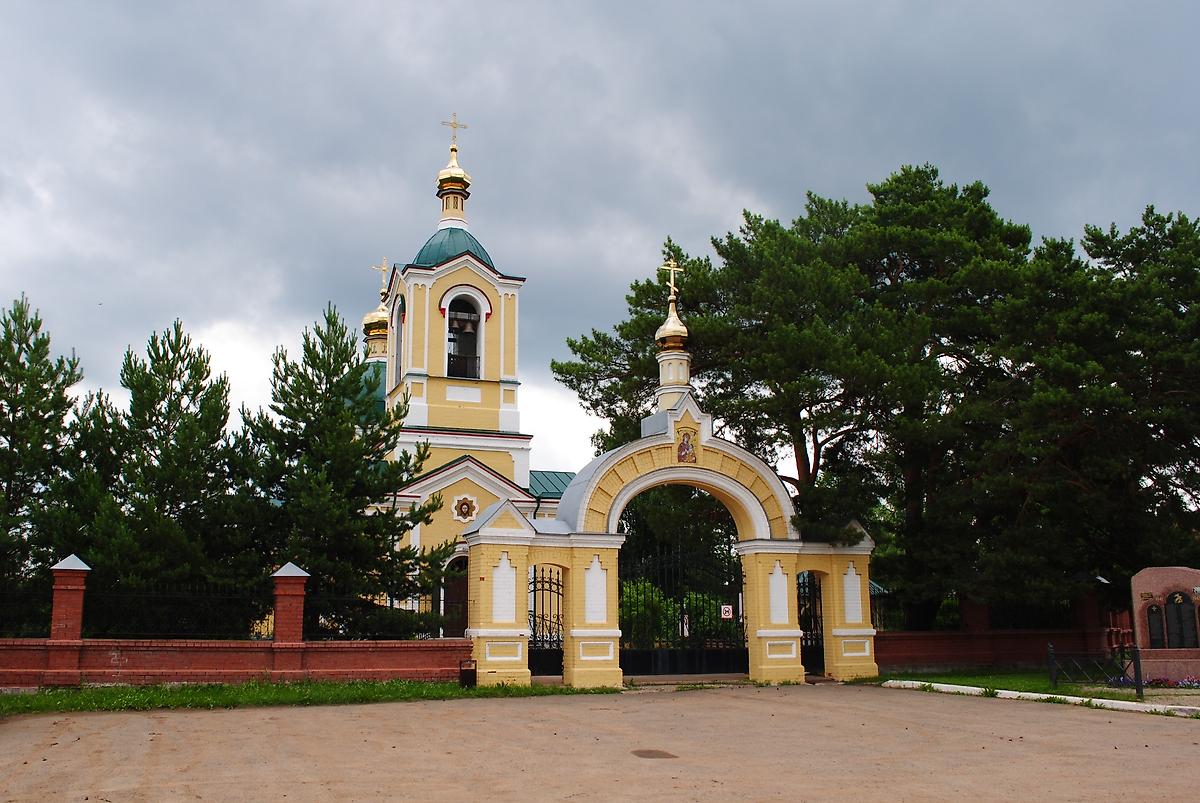 общий вид в ландшафте. Церковь Николая Чудотворца, Кольцово (Пермский район, Пермский край)