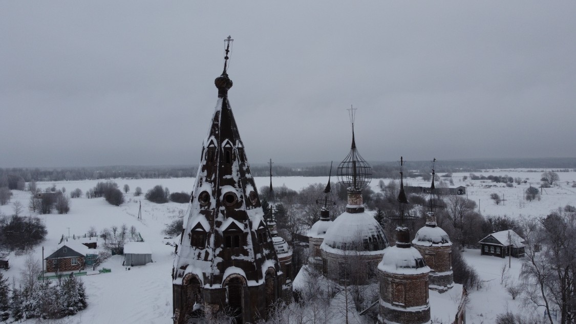 Церковь Воскресения Христова, Остров (Гаврилов-Ямский район, Ярославская область). архитектурные детали