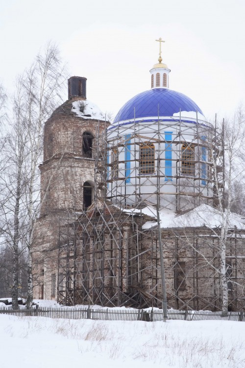 Церковь Троицы Живоначальной, Рождественск (Карагайский район, Пермский край). общий вид в ландшафте