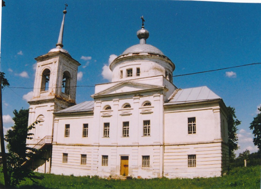 Церковь Успения Пресвятой Богородицы, Екимовка (Рязанский район, Рязанская область). общий вид в ландшафте