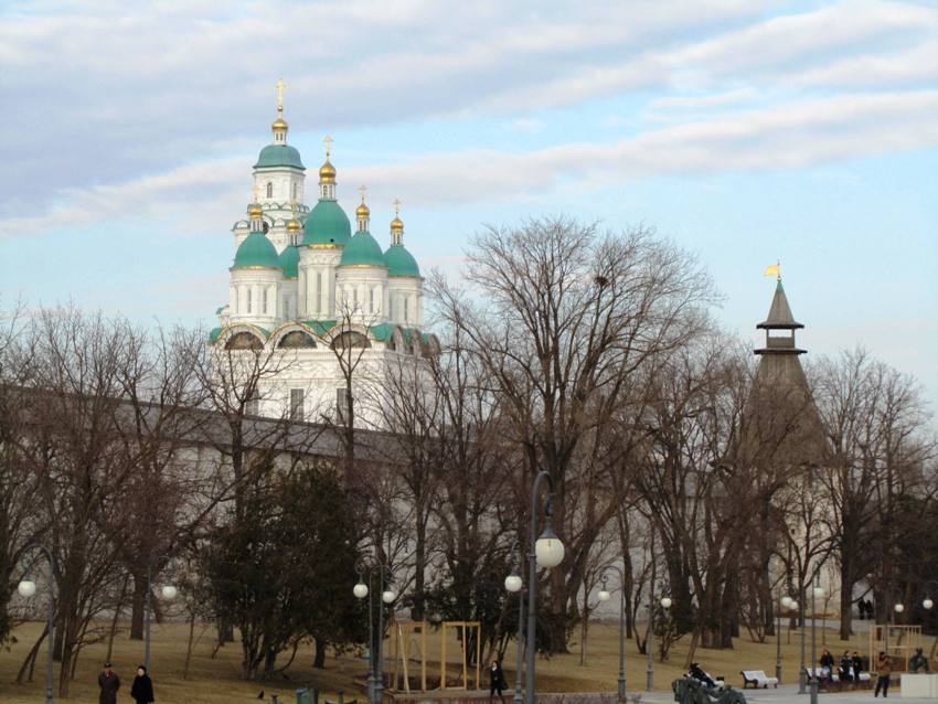 Астрахань. Кремль. общий вид в ландшафте, вид с юго-запада, справа - Житная башня Кремля