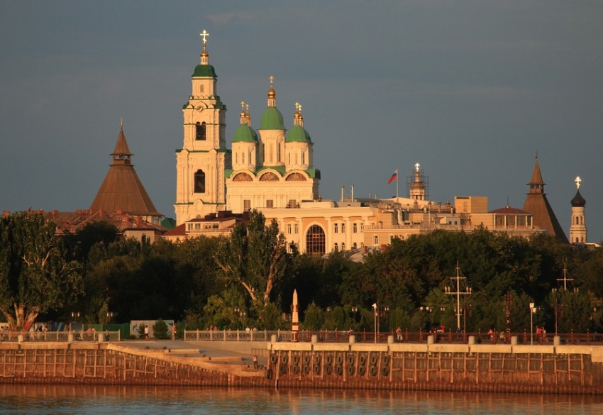 Кремль, Астрахань (Астрахань, город, Астраханская область). общий вид в ландшафте, Вид с Волги