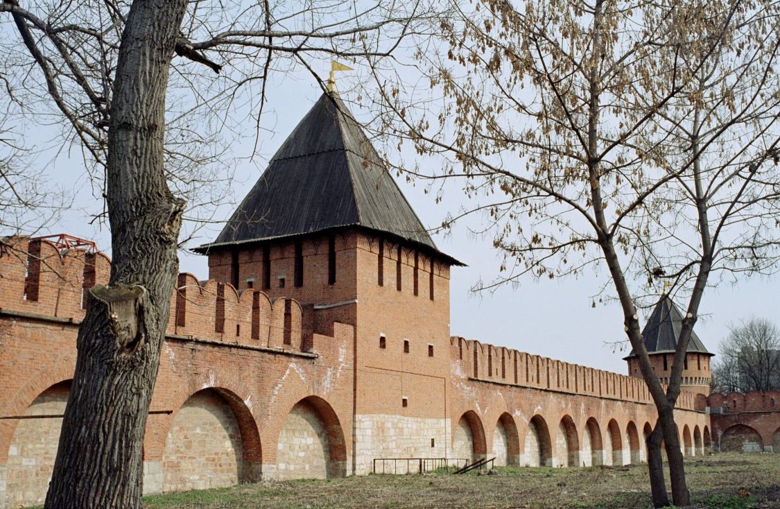 Кремль, Тула (Тула, город, Тульская область). дополнительная информация, Внутри стен до вырубки деревьев и установки фонарей
