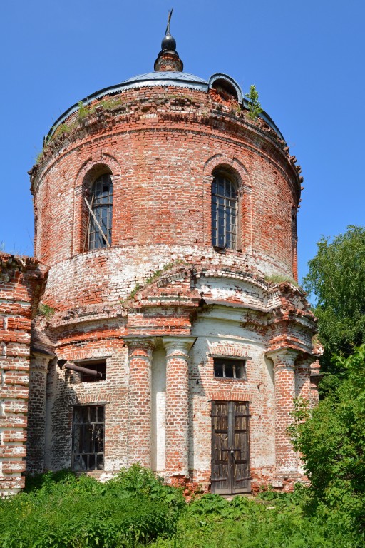 Церковь Троицы Живоначальной, Акаево (Ермишинский район, Рязанская область). архитектурные детали, Вид с юга на основной объем