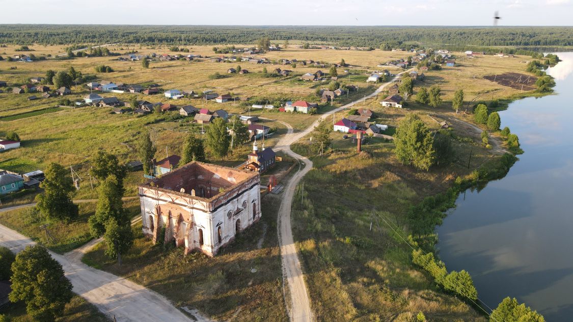 Мердушь. Церковь Рождества Христова. фасады