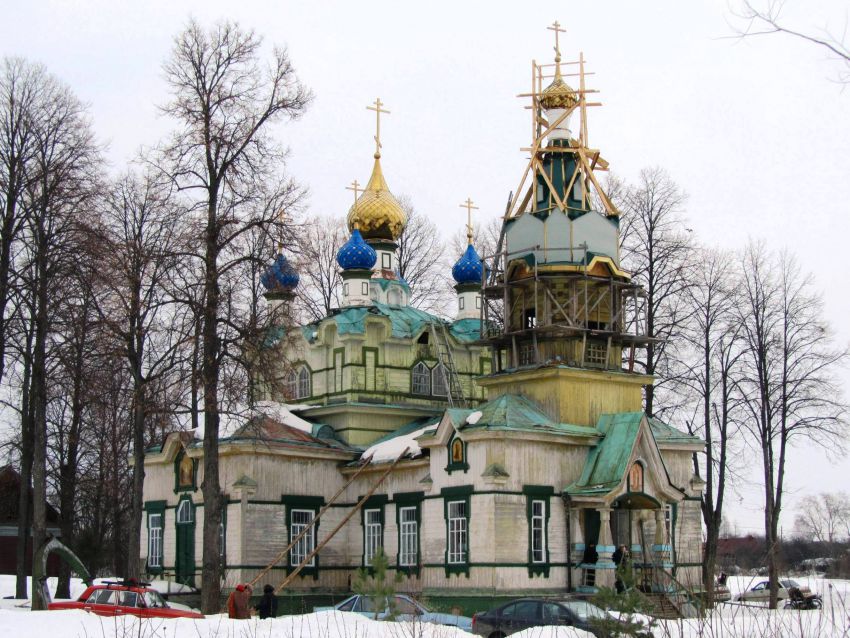 Некрасовка. Церковь Николая Чудотворца. общий вид в ландшафте, вид с запада