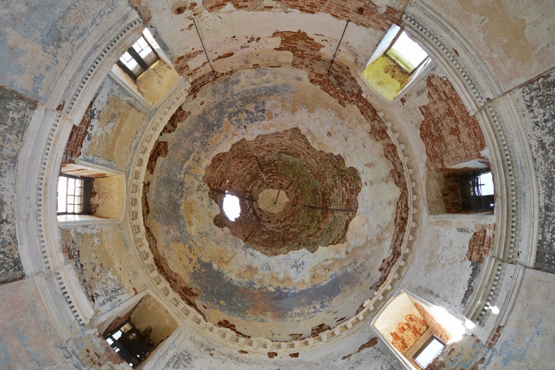 Церковь Николая Чудотворца, Раздольное (Михайловский район, Рязанская область). интерьер и убранство, Подкупольное пространство основного объема