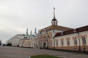 Кремль, На переднем плане Главный (Восточный ) корпус Пушечного двора, на заднем плане Юнкерское училище<br>, Вахитовский район, Казань, город, Республика Татарстан