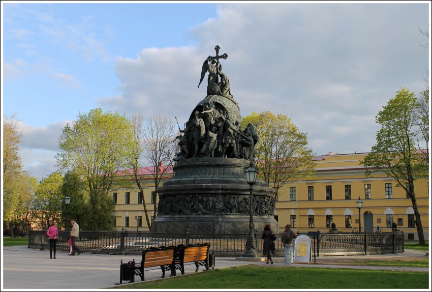 Великий Новгород. Кремль. дополнительная информация, Памятник Тысячелетие России