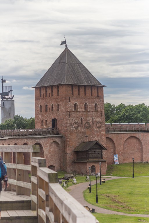 Кремль, Великий Новгород (Великий Новгород, город, Новгородская область). дополнительная информация, Дворцовая башня