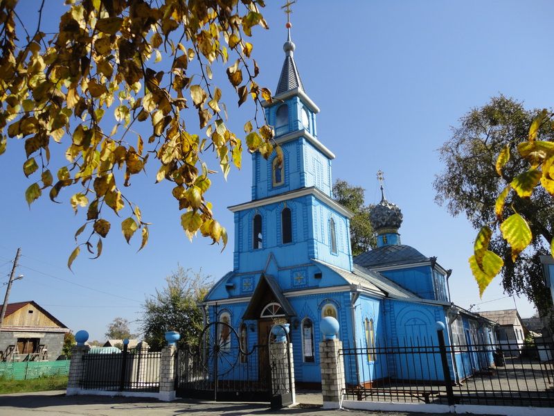 Спасск-Дальний. Церковь Спаса Преображения. общий вид в ландшафте, Осень года 2010 от Р.Х.