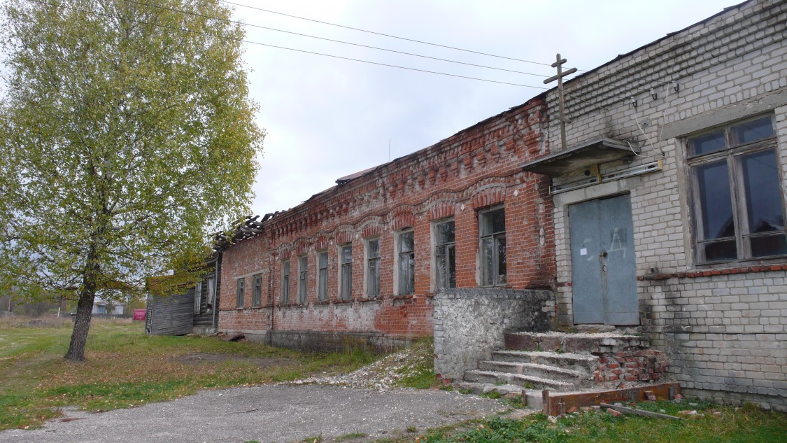 Лаптево. Молитвенный дом Покрова Пресвятой Богородицы. фасады