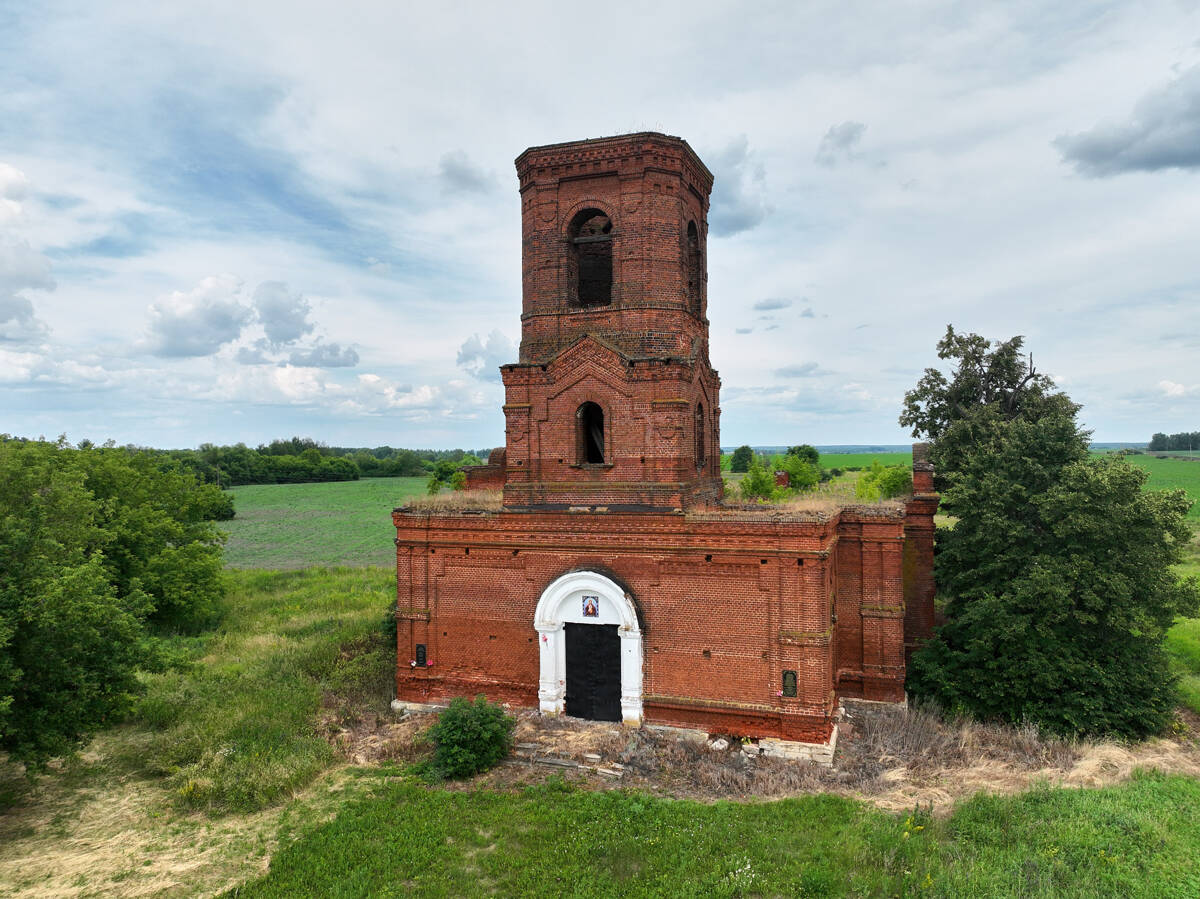 Кикино. Церковь иконы Божией Матери 