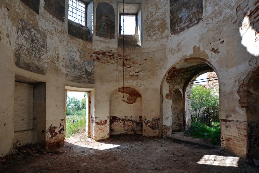 Церковь Владимирской иконы Божией Матери, Неретино (Кораблинский район, Рязанская область). интерьер и убранство, Юго-западная сторона основного объема