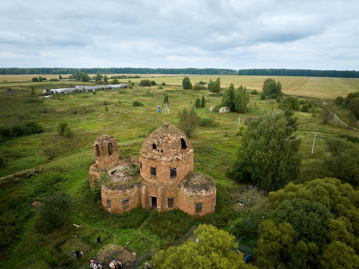 Церковь Владимирской иконы Божией Матери, Неретино (Кораблинский район, Рязанская область). общий вид в ландшафте