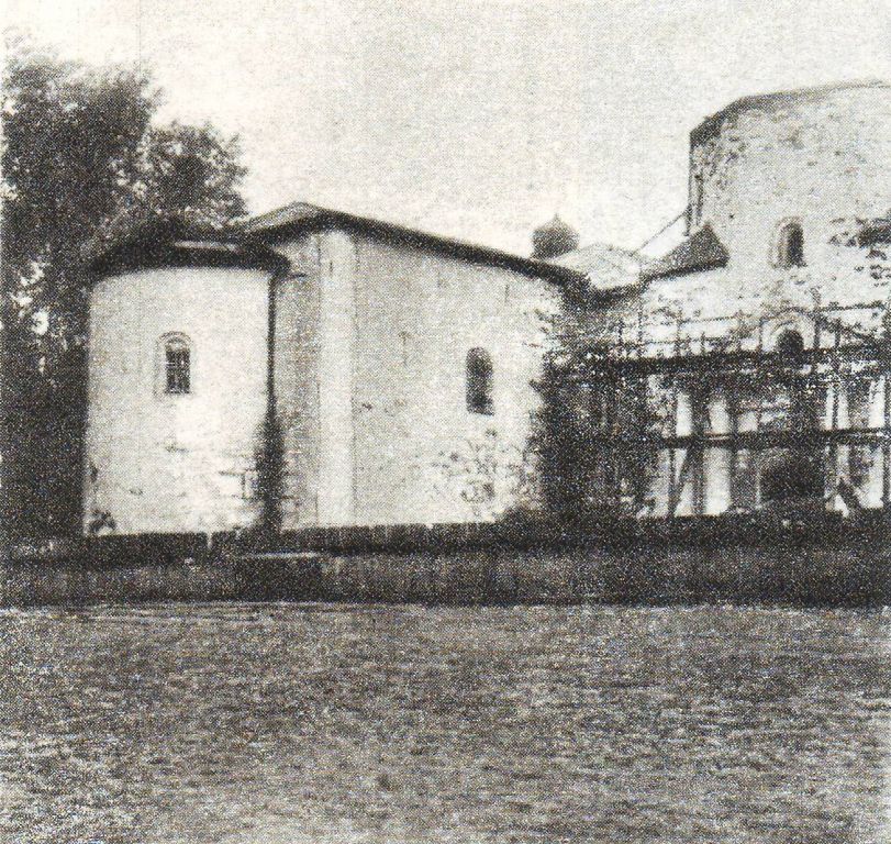 Кийский Крестный монастырь. Церковь Рождества Пресвятой Богородицы, Кий-остров (Онежский район, Архангельская область). архивная фотография, Фото Ю.Д. Рыбакова 1970-х годов из книги 