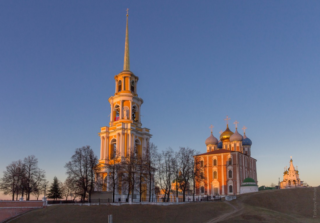Кремль, Рязань (Рязань, город, Рязанская область). общий вид в ландшафте, На закате
