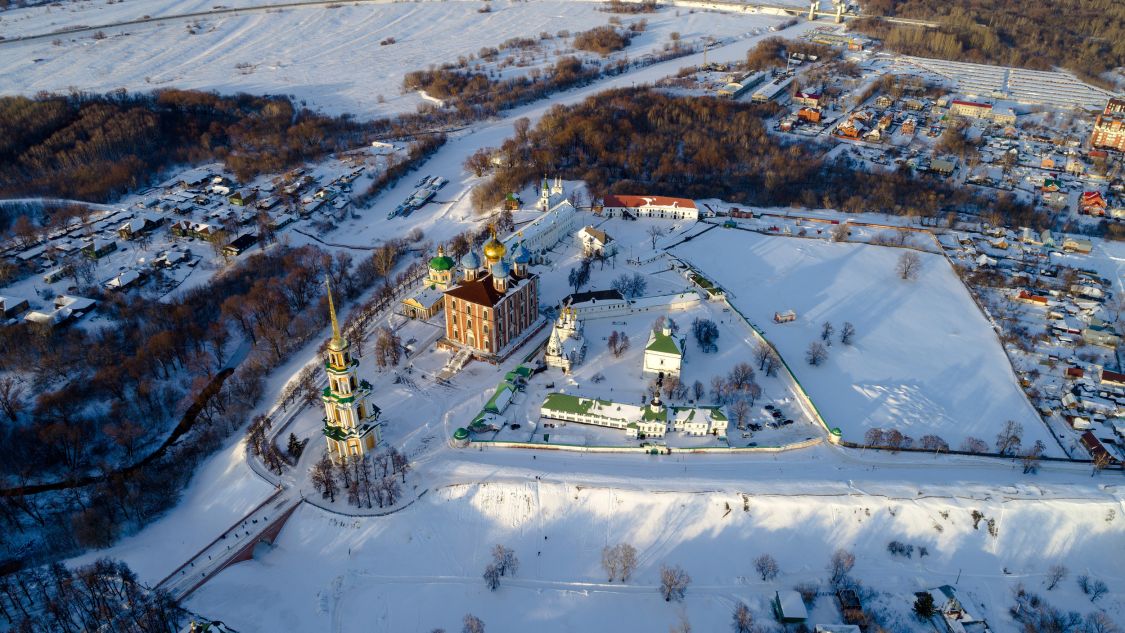 Кремль, Рязань (Рязань, город, Рязанская область). общий вид в ландшафте