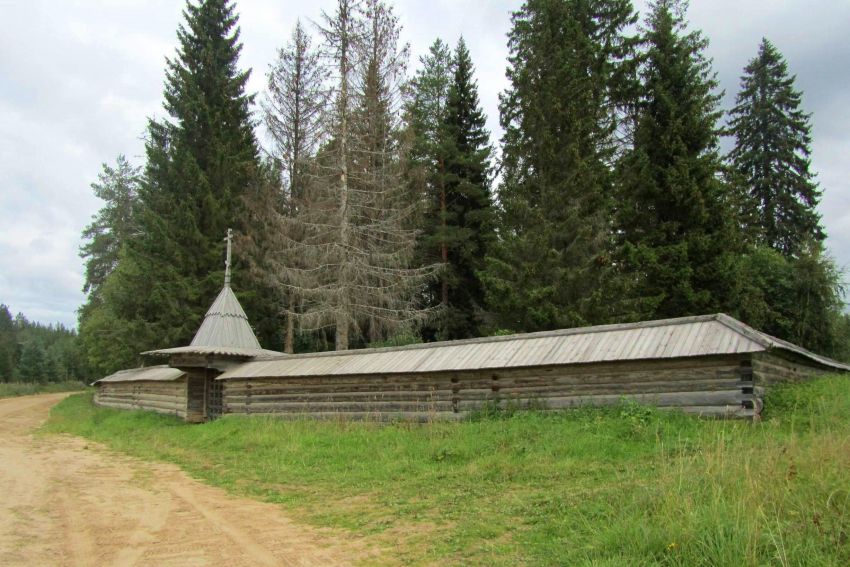 Часовня Иоанна Предтечи, Филипповская (Почозеро) (Плесецкий район, Архангельская область). дополнительная информация, юго-западный угол ограды