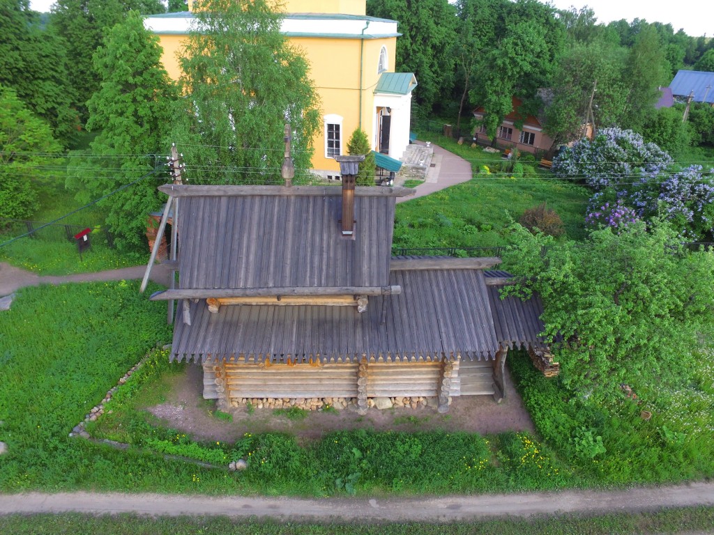 Воздвиженское. Часовня Кронида Радонежского. общий вид в ландшафте, Вид с севера, фото с квадрокоптера