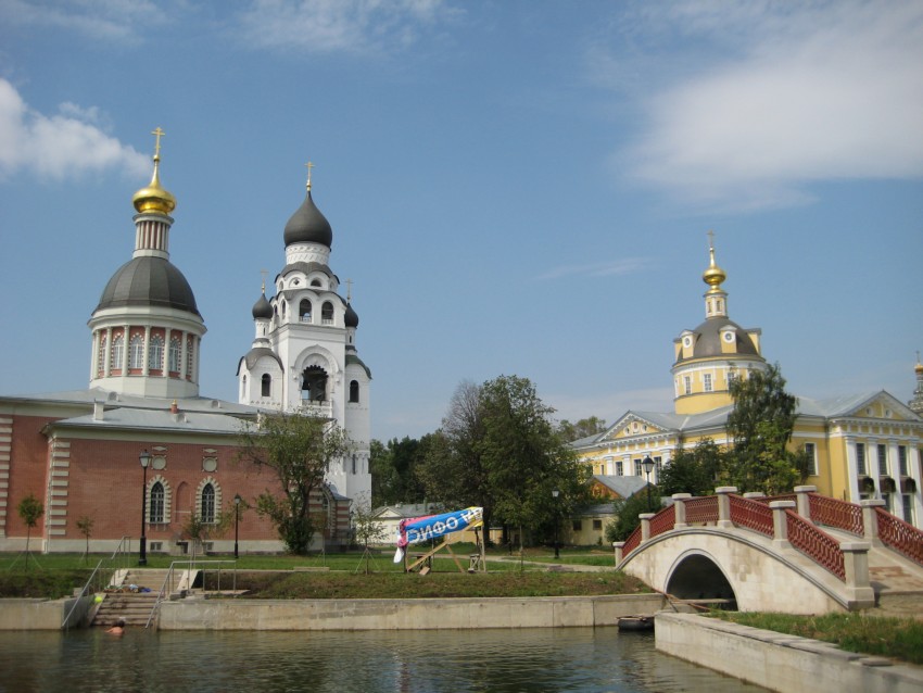 Нижегородский. Храмовый комплекс Рогожского кладбища. общий вид в ландшафте