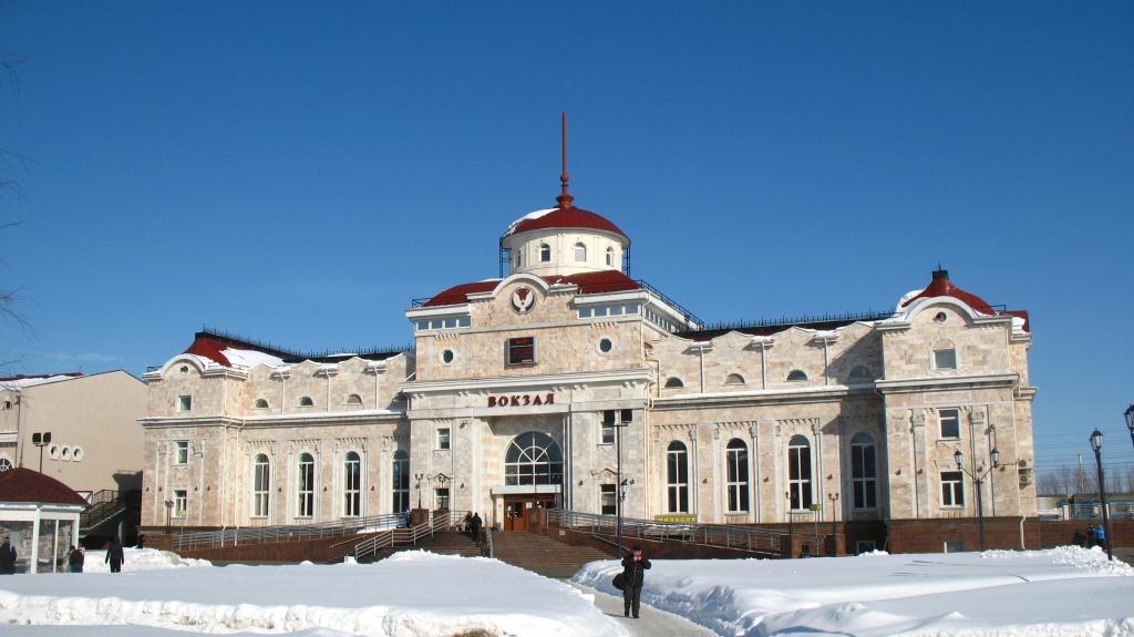 Часовня Николая Чудотворца на железнодорожном вокзале, Ижевск (Ижевск, город, Республика Удмуртия). дополнительная информация, Вокзал, внутри которого и расположена часовня.