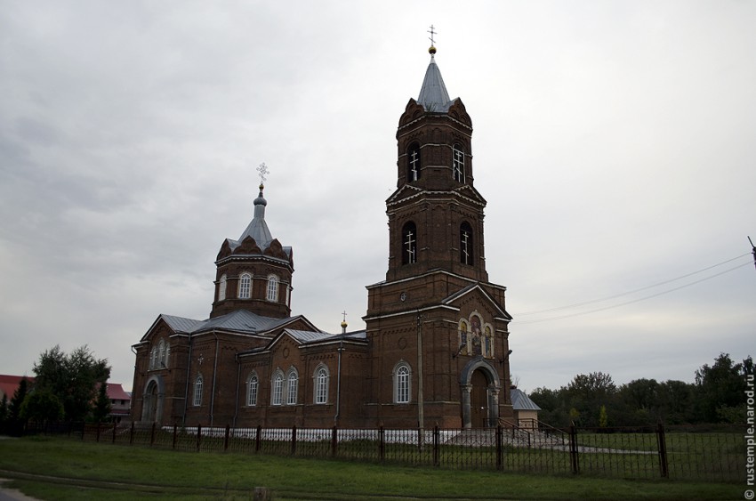 Церковь Георгия Победоносца, Малей (Грязинский район, Липецкая область). общий вид в ландшафте, фото сайта rustemple.narod.ru