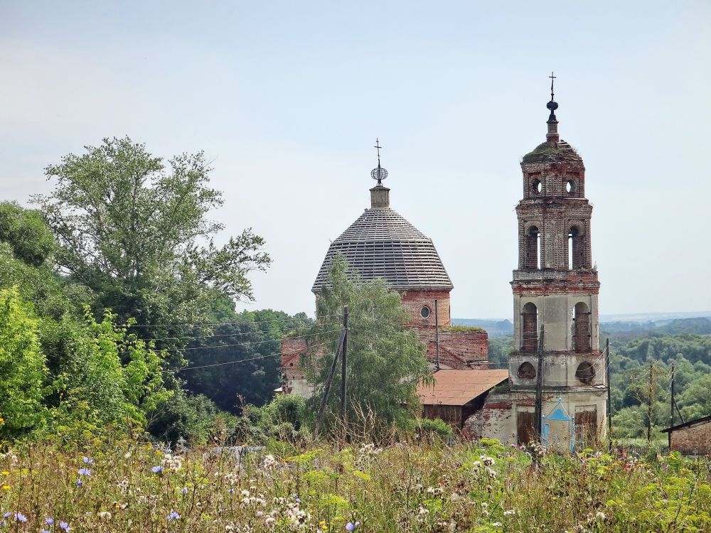 Кудрявщино. Церковь Воскресения Христова. фасады, Вид от въезда в село. Началась реставрация