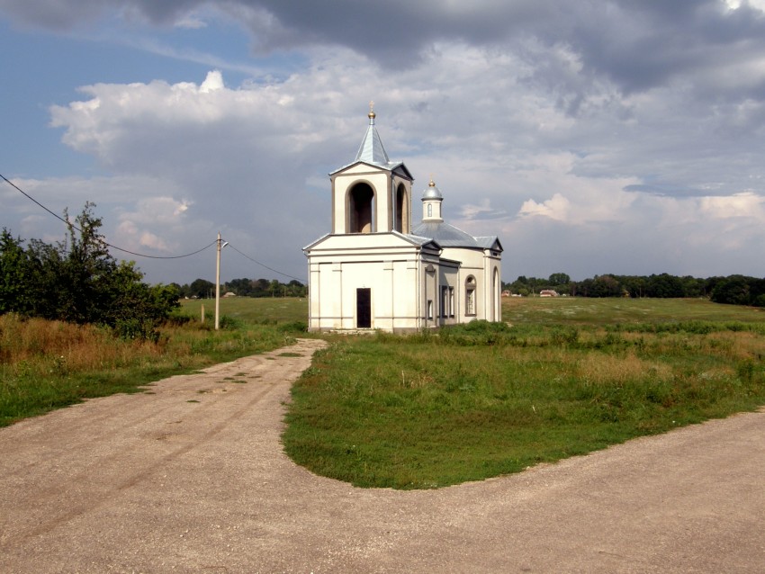 Марчуки. Церковь Михаила Архангела. общий вид в ландшафте